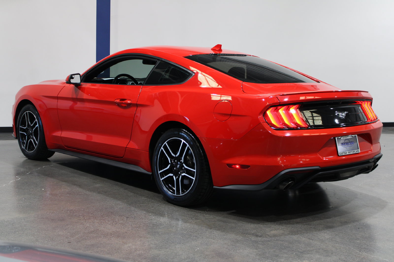 Used 2020 Ford Mustang Premium RWD image 9