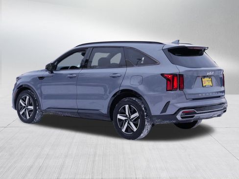 Certified 2022 Kia Sorento S w/ Panoramic Sunroof Package image 5