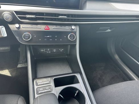 Used 2025 Hyundai Sonata SEL FWD image 31