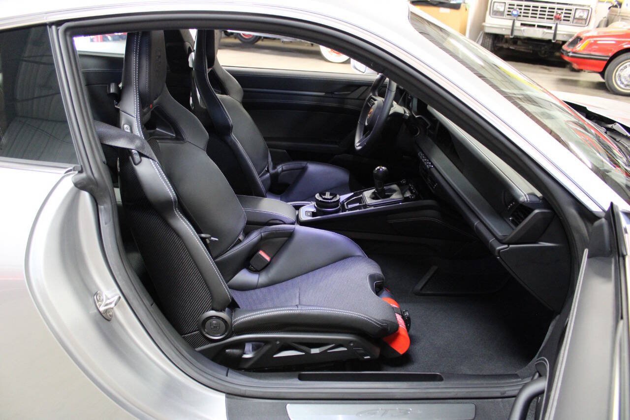 Used 2026 Porsche 911 GT3 RWD image 24