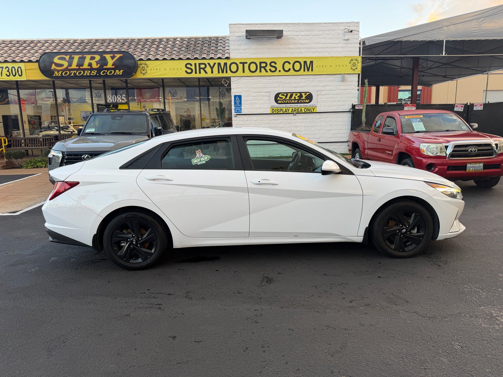 Used 2023 Hyundai Elantra Blue w/ Cargo Package FWD image 2