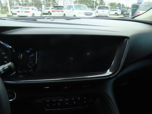 Used 2023 Buick Envision Essence image 29
