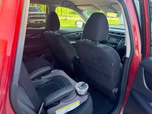 Used 2015 Nissan Rogue SV w/ SV Premium Package FWD image 15