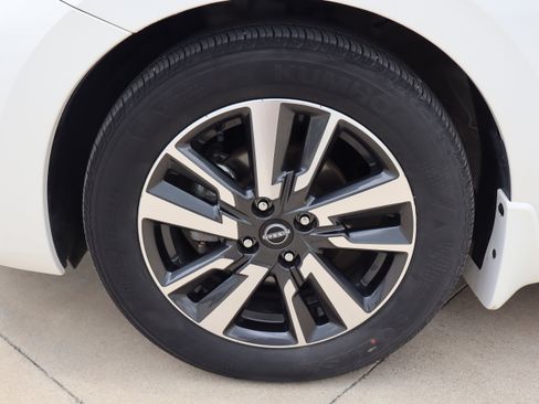 Used 2024 Nissan Versa SV w/ Trunk Package FWD image 24