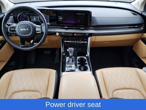 Used 2024 Kia Carnival EX image 12