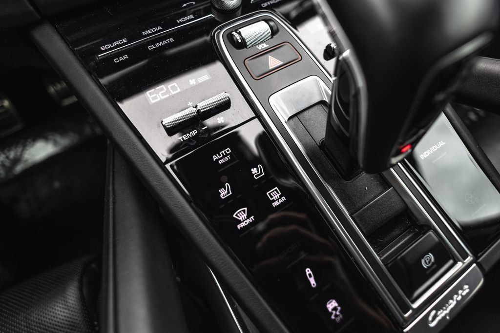 Used 2023 Porsche Cayenne Turbo S AWD/4WD image 19