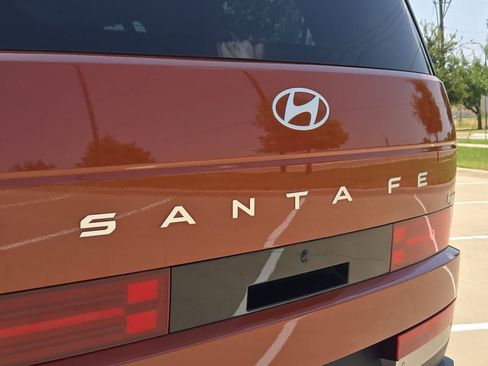 Used 2024 Hyundai Santa Fe Limited FWD image 11