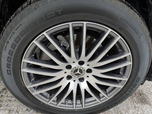 Used 2023 Mercedes-Benz GLC 300 4MATIC image 11