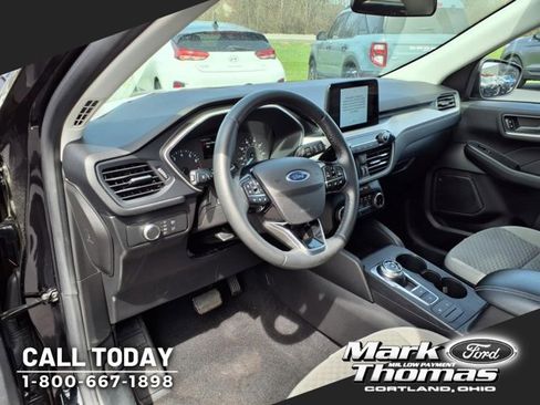 Used 2022 Ford Escape SE w/ Cold Weather Package image 10