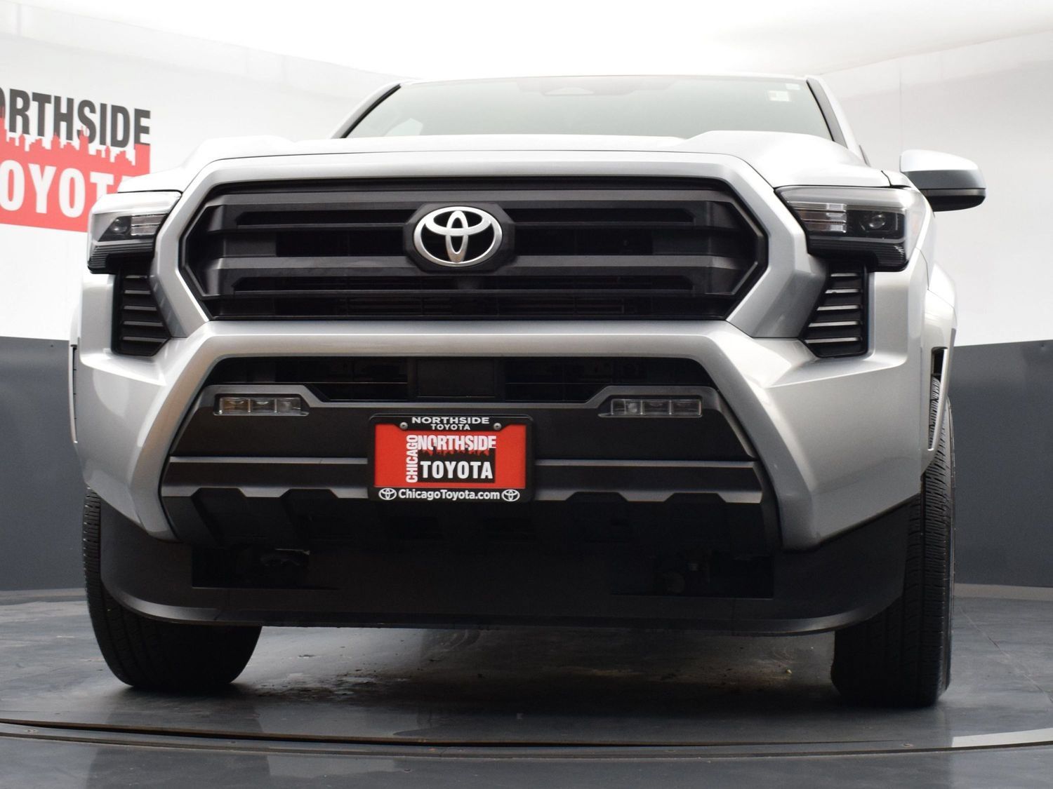 Used 2025 Toyota Tacoma SR5 AWD/4WD image 32