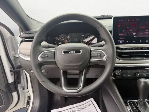 Used 2024 Jeep Compass Limited AWD/4WD image 12