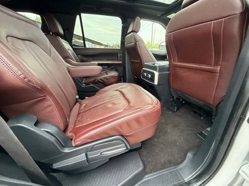 Used 2023 Ford Expedition Limited RWD image 17
