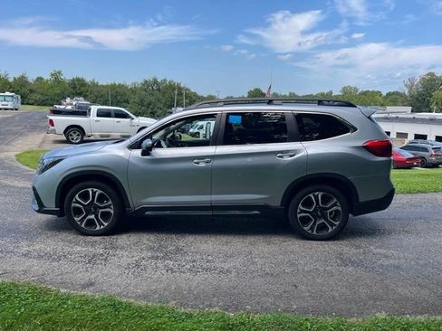 Used 2023 Subaru Ascent Limited AWD/4WD image 6