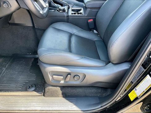 Used 2025 Toyota 4Runner Limited AWD/4WD image 35
