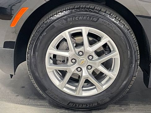 Used 2024 Chevrolet Equinox LT FWD image 17