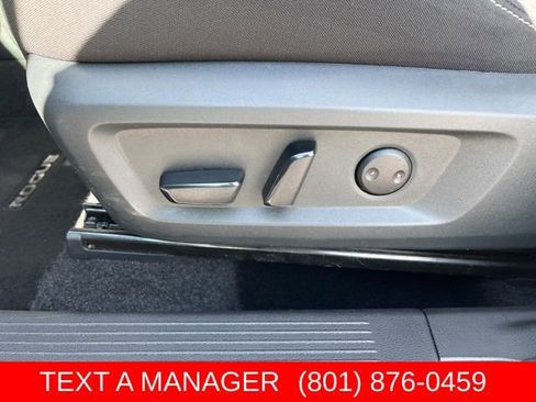Used 2025 Nissan Rogue SV AWD/4WD image 14