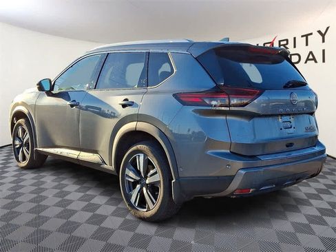 Used 2024 Nissan Rogue SL w/ SL Premium Package image 5