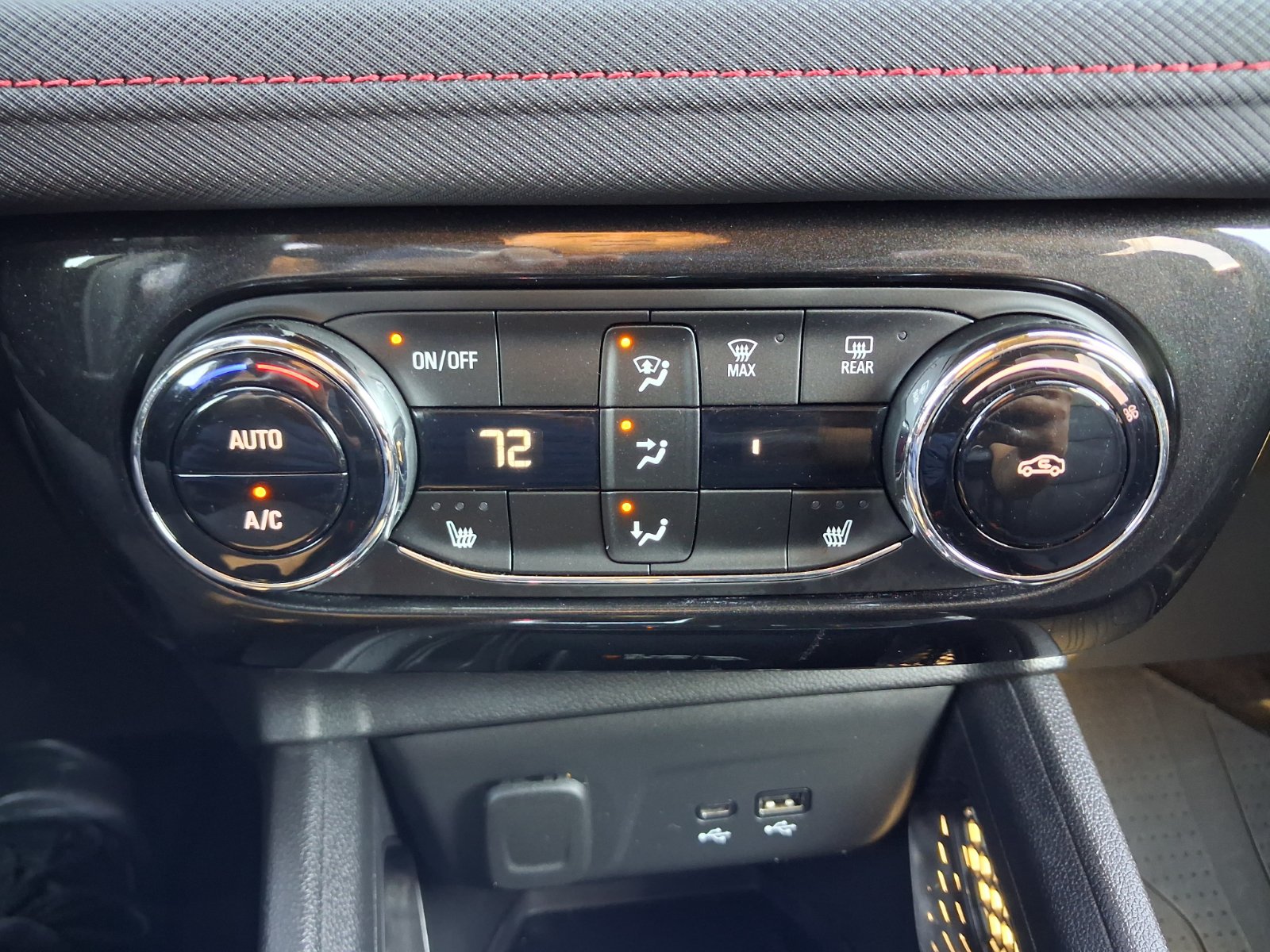 Used 2025 Chevrolet TrailBlazer RS w/ Convenience Package AWD/4WD image 22