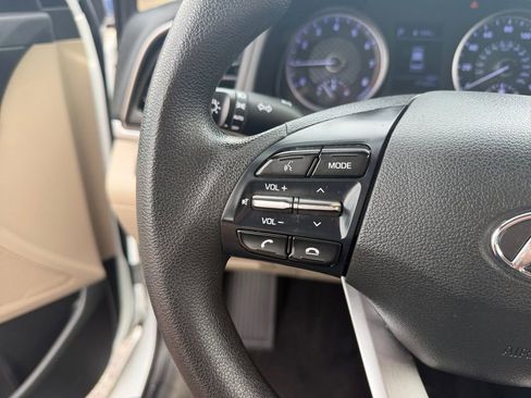 Used 2019 Hyundai Elantra SEL FWD image 16