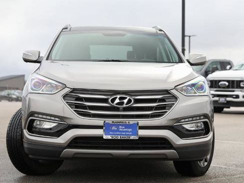 Used 2017 Hyundai Santa Fe Sport image 2