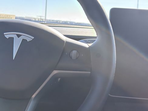 Used 2021 Tesla Model 3 Standard Range Plus image 20