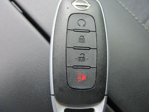 Used 2023 Nissan Rogue SV image 40