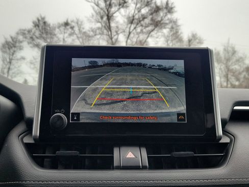 Used 2024 Toyota RAV4 LE AWD/4WD image 29