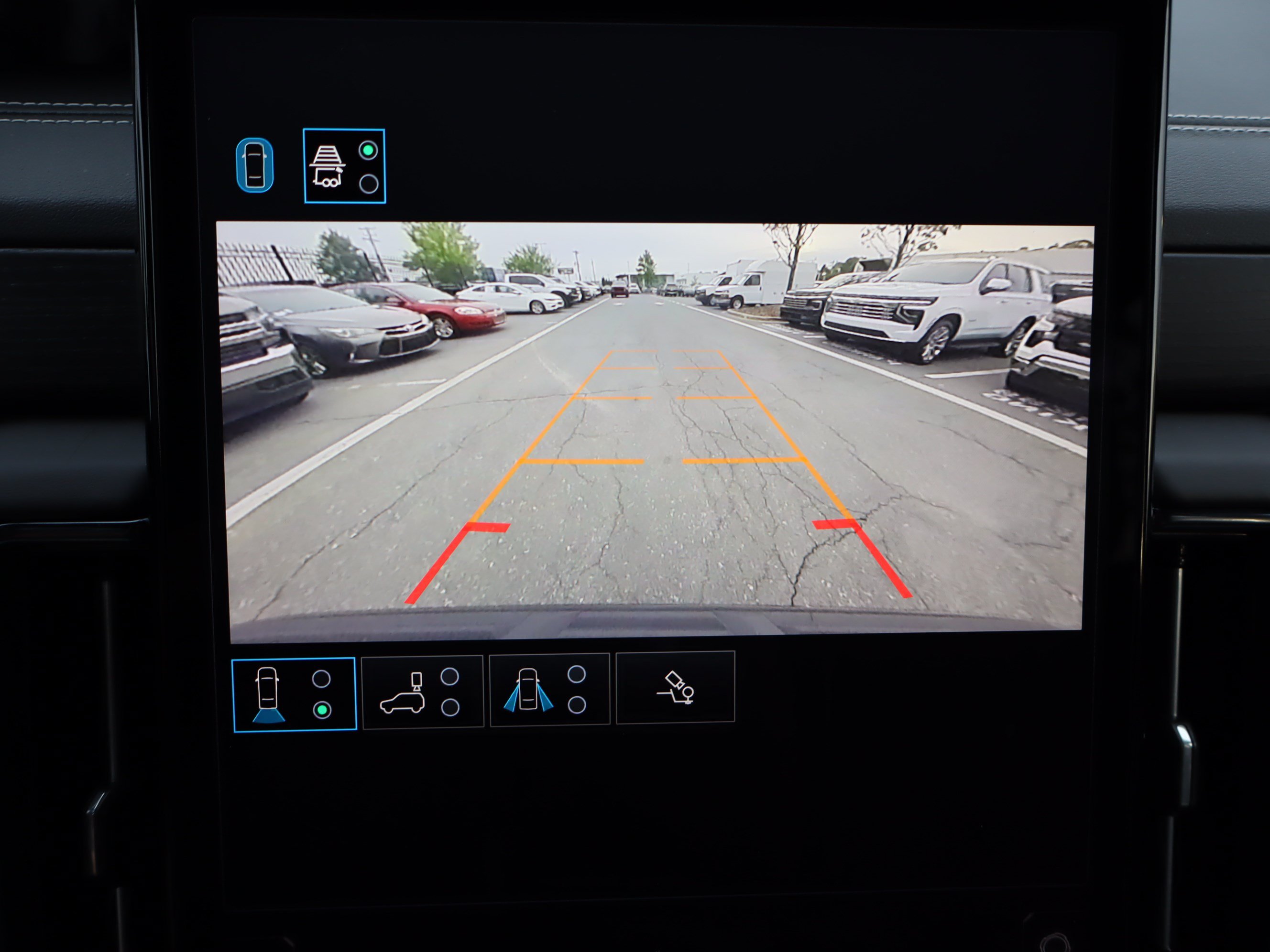 Used 2025 GMC Yukon AT4 Ultimate AWD/4WD image 33