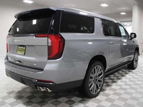 New 2026 GMC Yukon XL Denali Ultimate AWD/4WD image 12