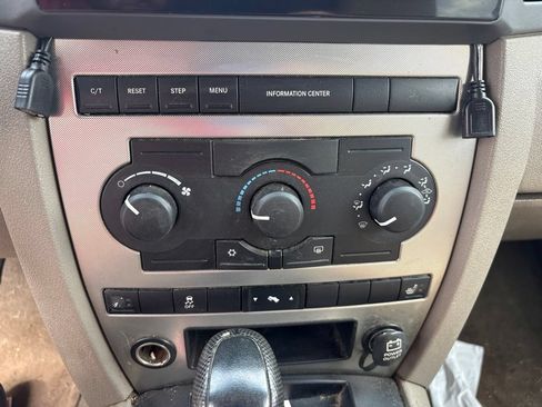 Used 2006 Jeep Grand Cherokee Laredo AWD/4WD image 11