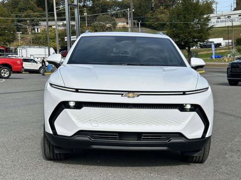 New 2026 Chevrolet Equinox EV LT AWD/4WD image 8