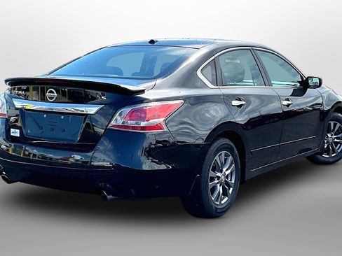 Used 2015 Nissan Altima 2.5 S w/ Sport Value Package FWD image 10