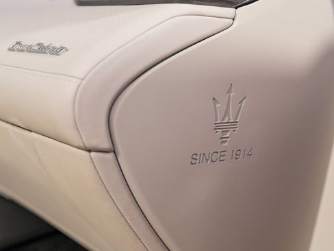 Used 2024 Maserati GranCabrio Trofeo image 42