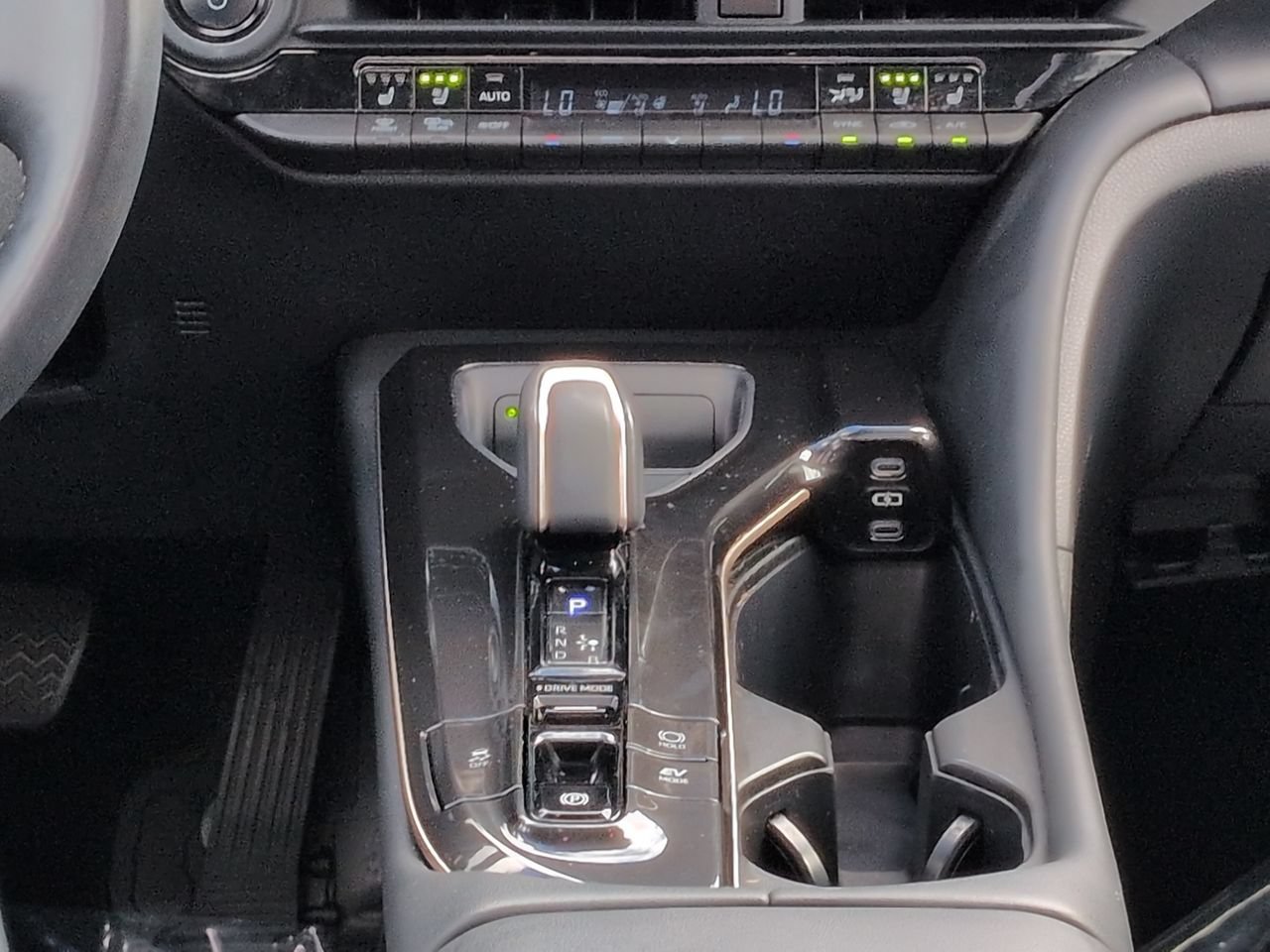 Used 2024 Toyota Crown AWD/4WD image 18