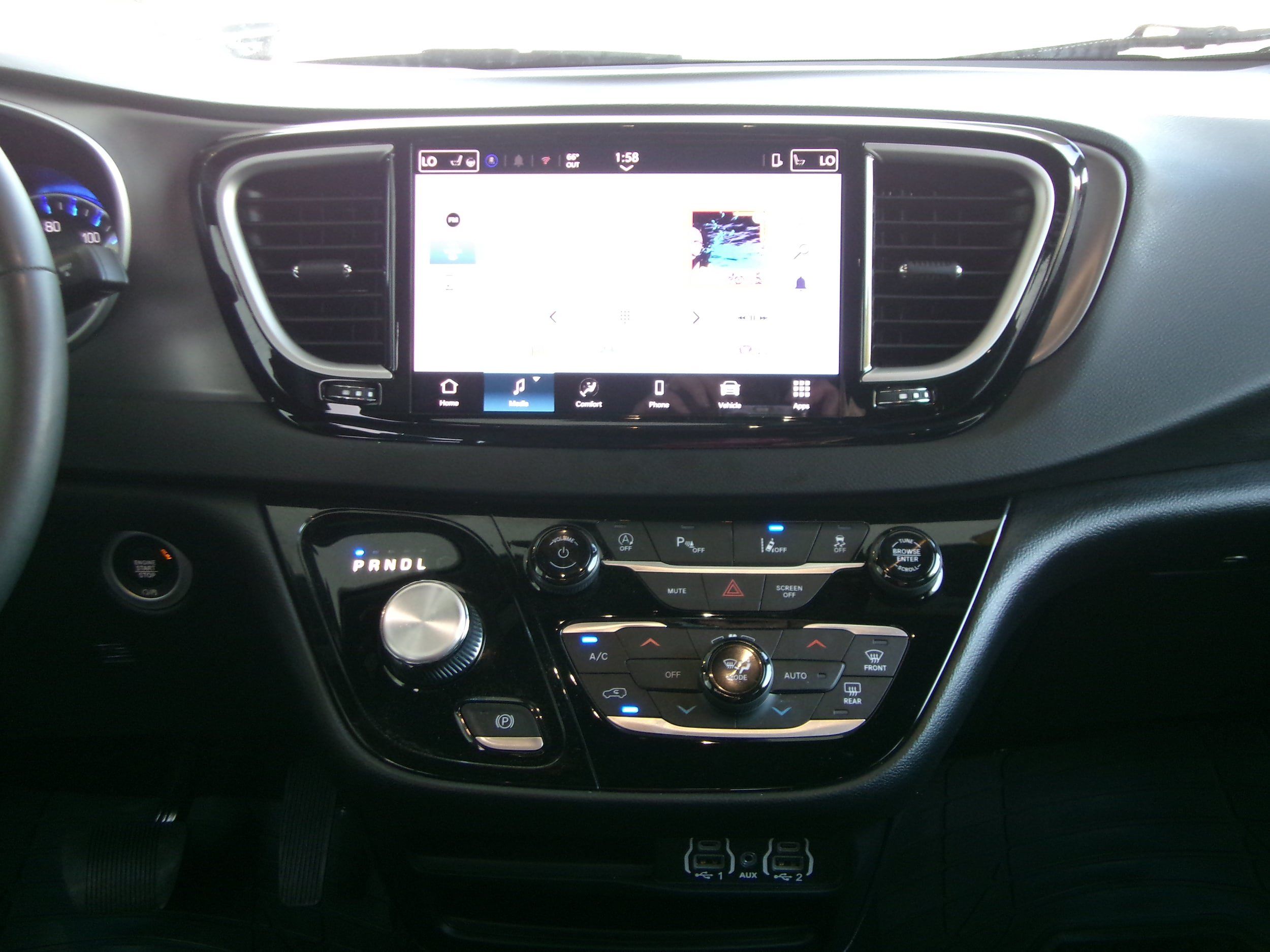 Used 2025 Chrysler Pacifica Select FWD image 15