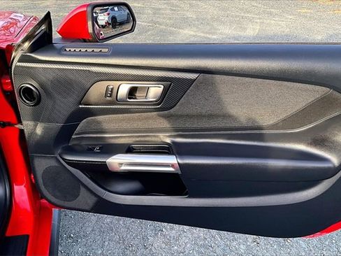 Used 2024 Ford Mustang Convertible image 21