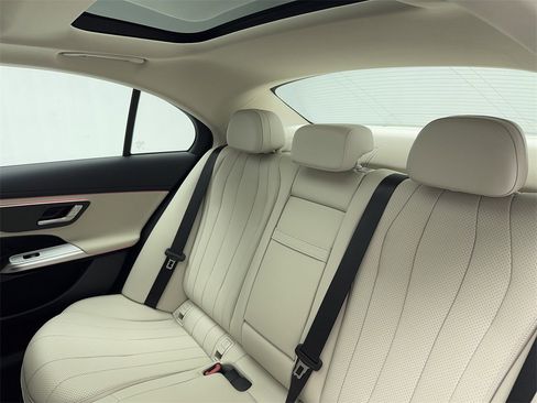 Used 2025 Mercedes-Benz E 350 Sedan w/ Winter Package image 44