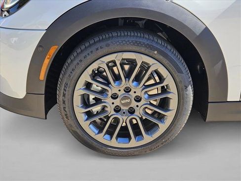 Used 2025 MINI Cooper 2-Door Hardtop image 9