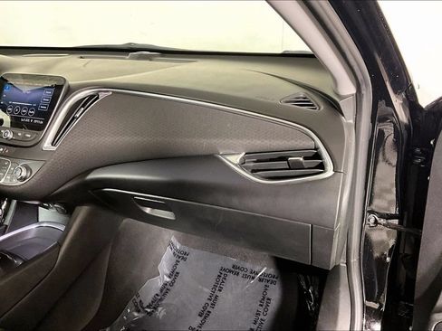 Used 2020 Chevrolet Malibu LT FWD image 15