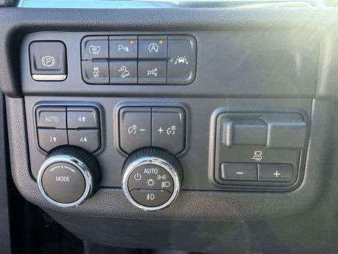 New 2026 Chevrolet Tahoe Premier w/ Sun And Tow Package AWD/4WD image 27