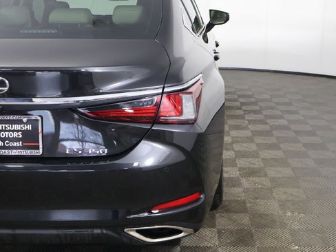 Used 2023 Lexus ES 350 w/ Ultra Luxury Package image 19