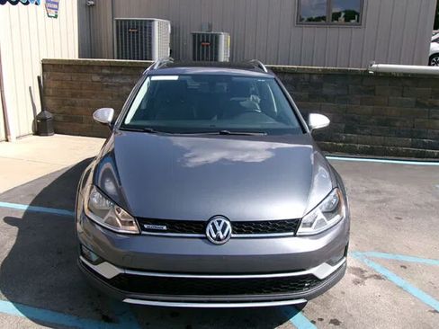 Used 2017 Volkswagen Golf Alltrack AWD/4WD image 4