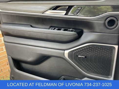 Used 2023 Jeep Wagoneer Series III w/ Preferred Equipment Group image 22