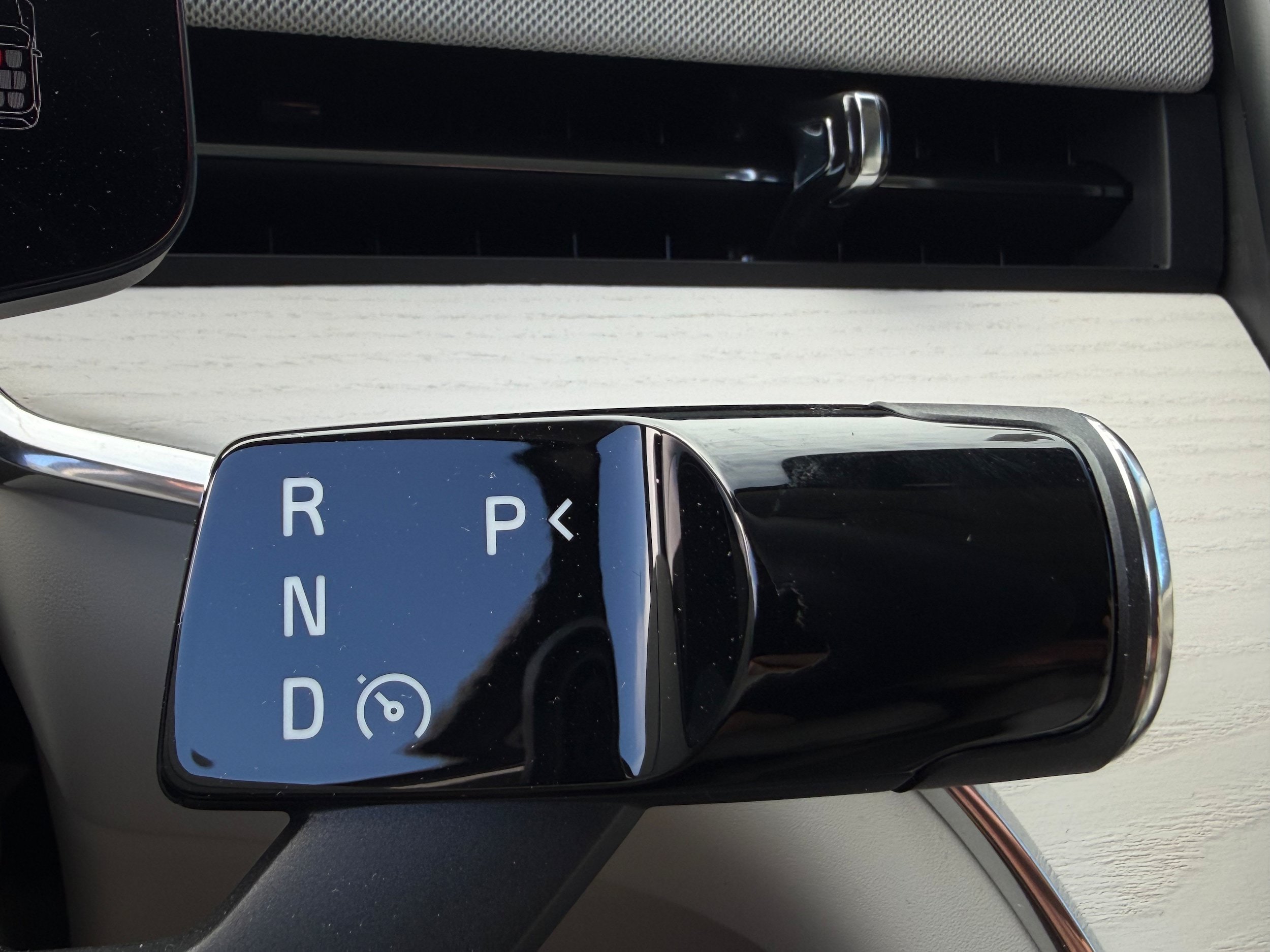 Certified 2025 Volvo EX90 Plus AWD/4WD image 20