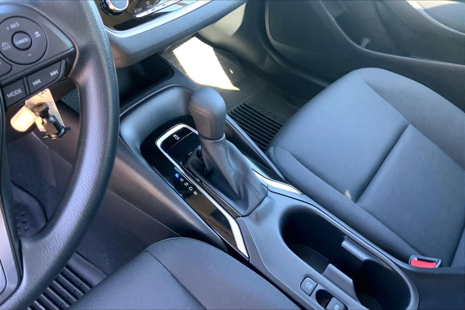 Used 2026 Toyota Corolla LE FWD image 15