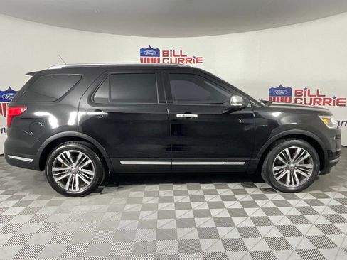 Used 2018 Ford Explorer Platinum image 2