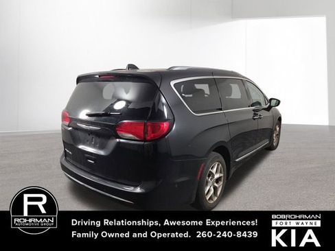 Used 2017 Chrysler Pacifica Touring-L Plus w/ Advanced Safetytec Group image 7