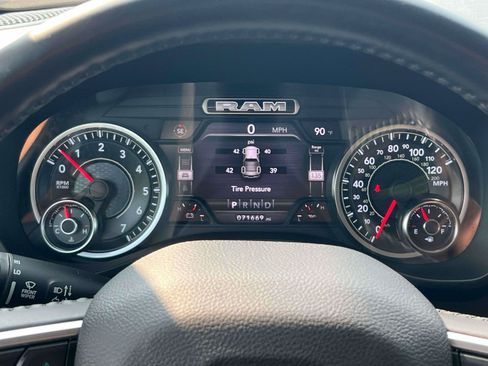 Used 2021 RAM 1500 Laramie AWD/4WD image 10