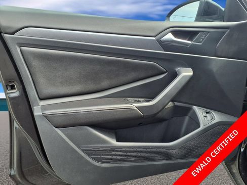 Used 2024 Volkswagen Jetta SE FWD image 26