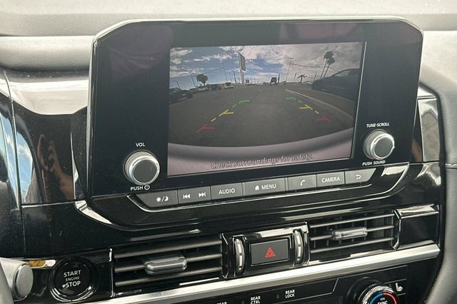 Used 2025 Nissan Pathfinder SV AWD/4WD image 19